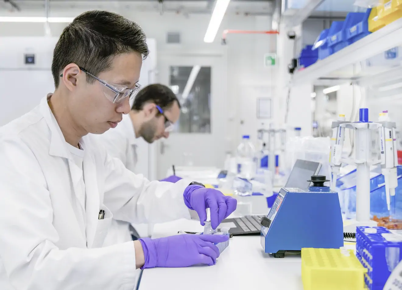 two male lab techs